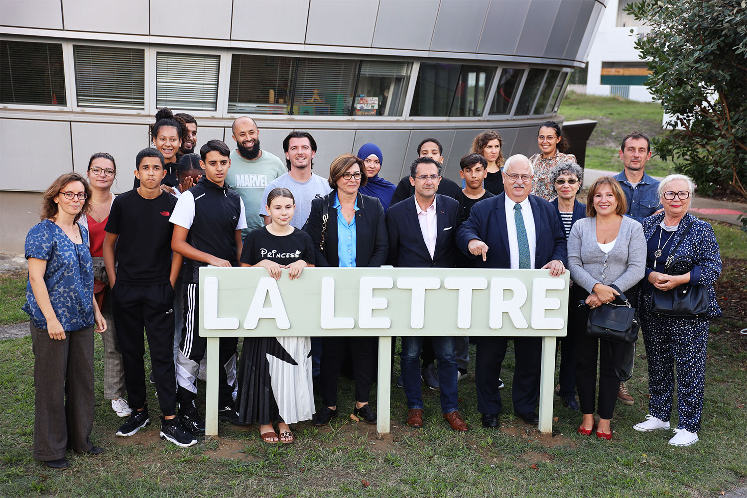 MAIRE ET LES JEUNES 
