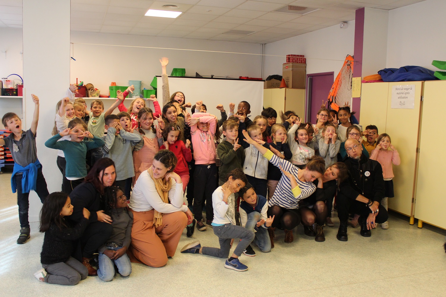 Fin de projection joyeuse à l'école Jules Guesde