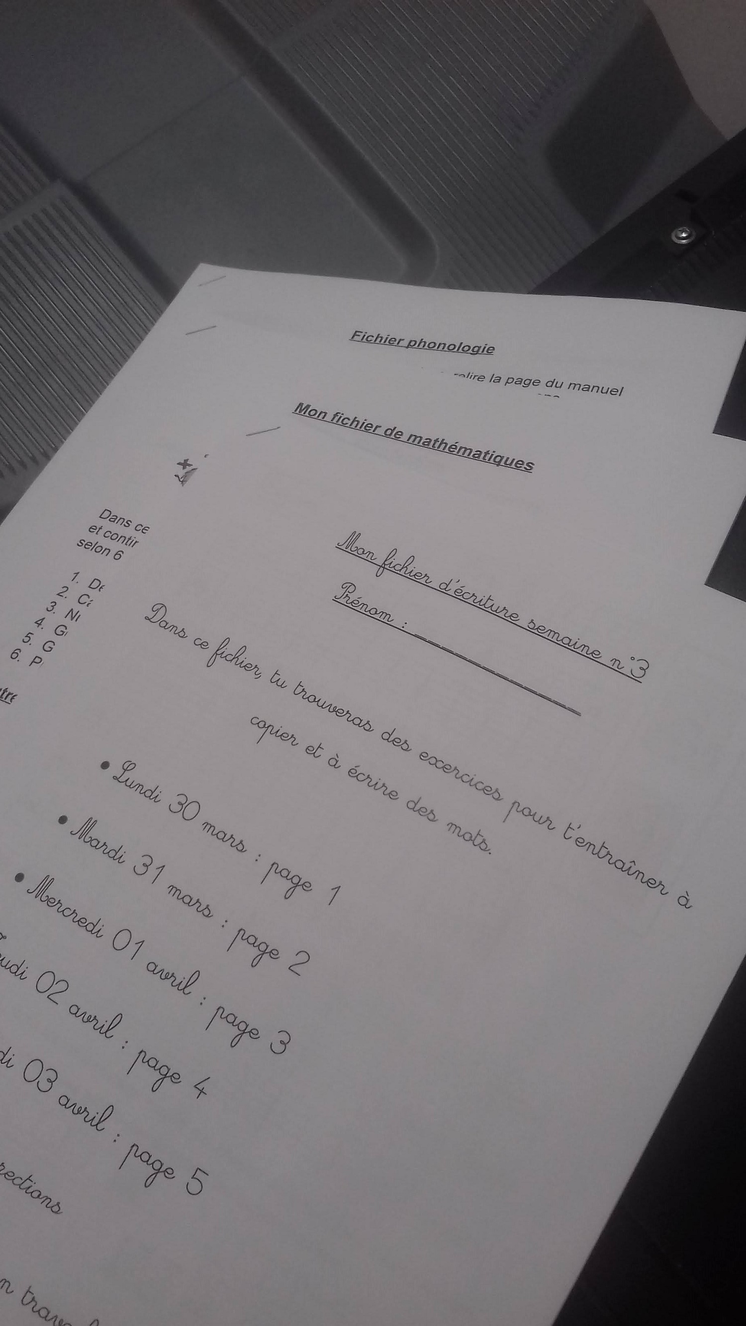 Devoirs imprimés et distribués par les services municipaux