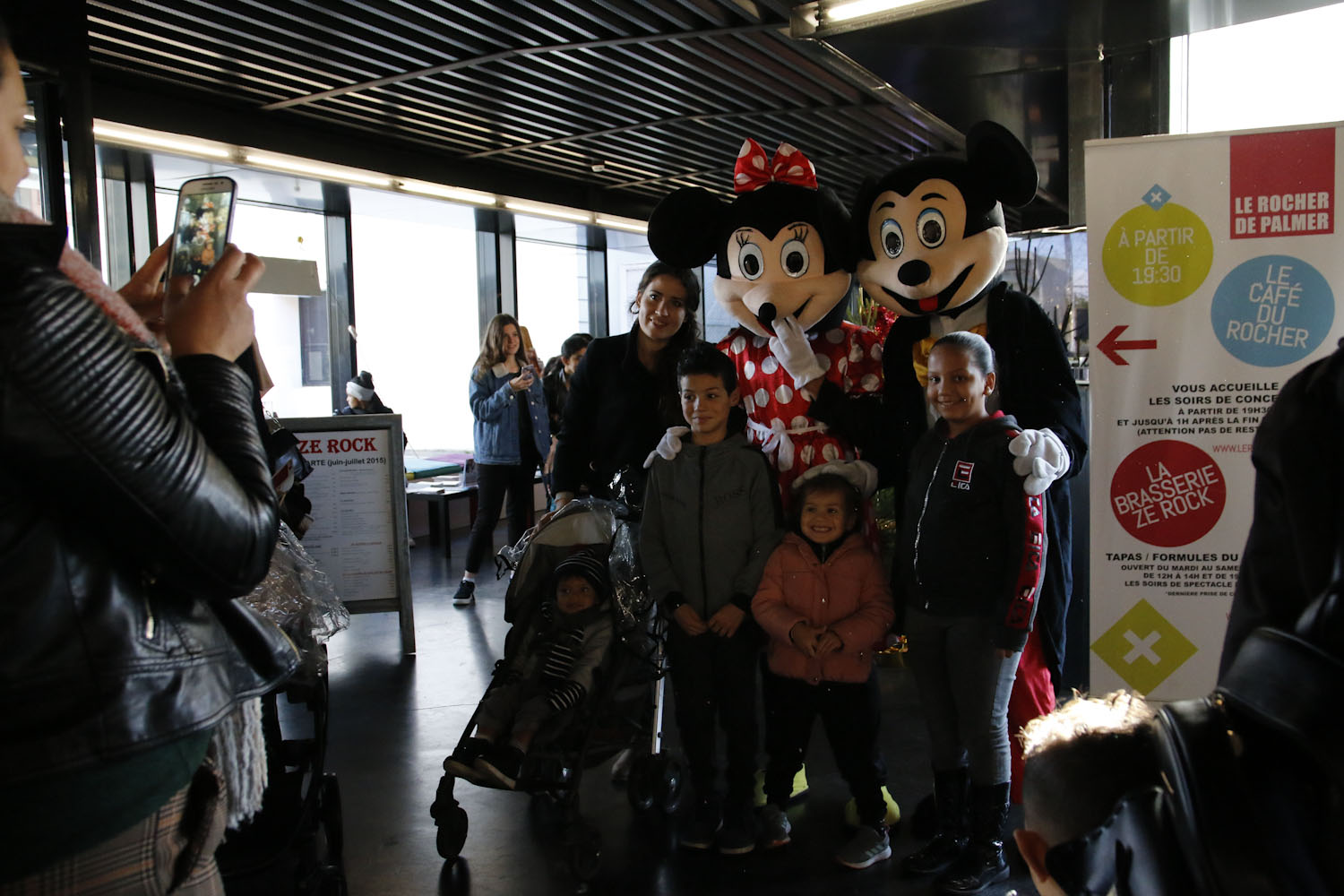 les familles reçues par mickey et minnie