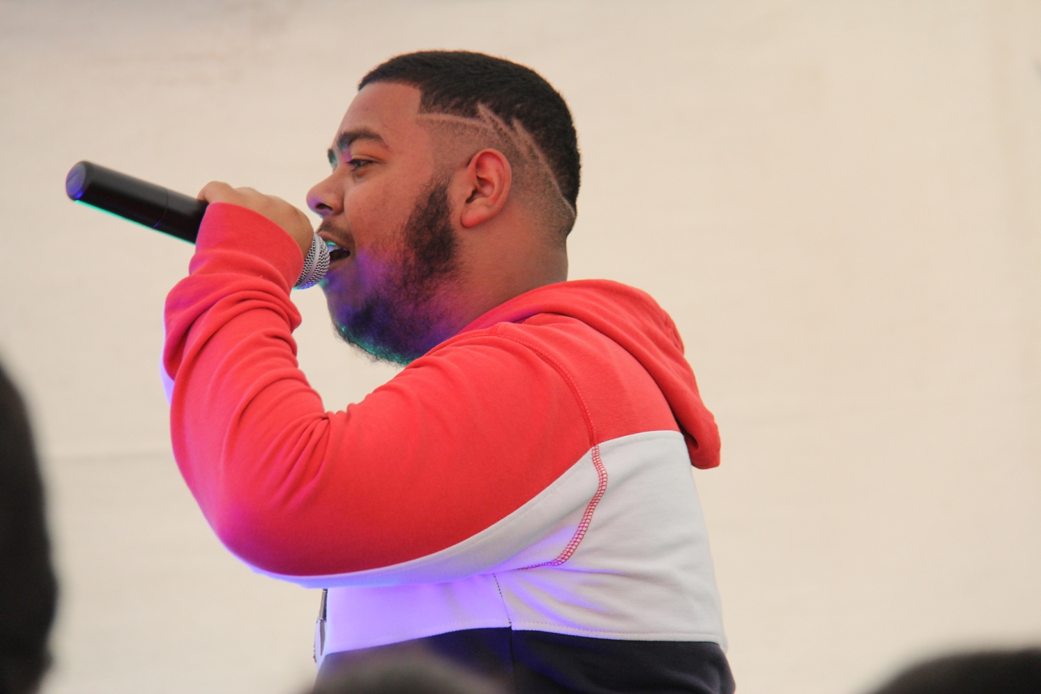 MC Ethan au mic