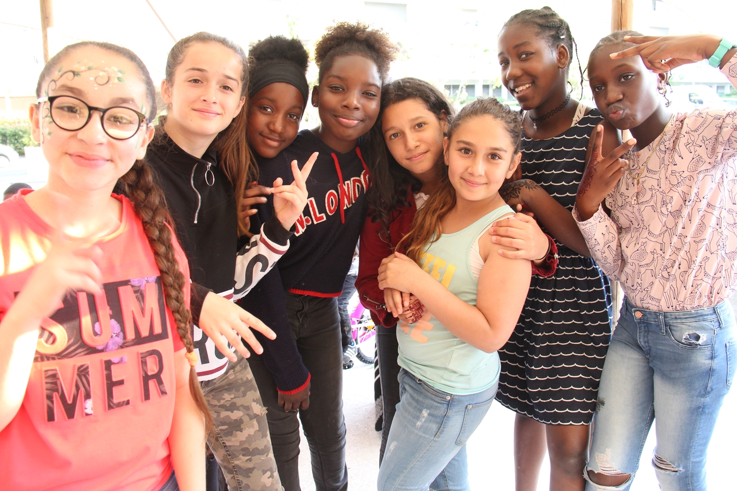 Maïssa, Kenza, Selma, Ines, Sokhana Farah, une bande de copines