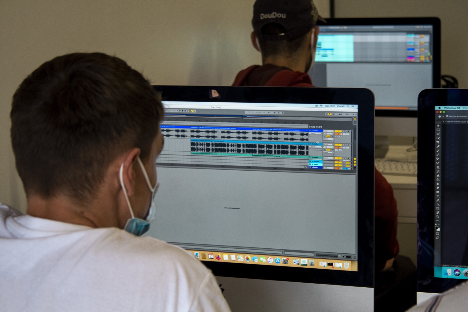 apprendre le sound-design, le graphisme, la création de site web