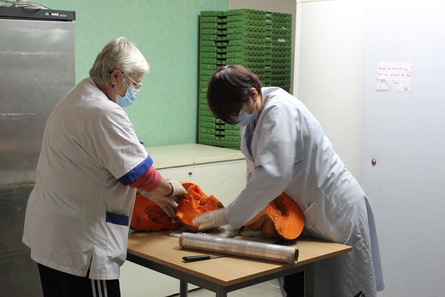 Mise en place de la distribution au Secours Populaire