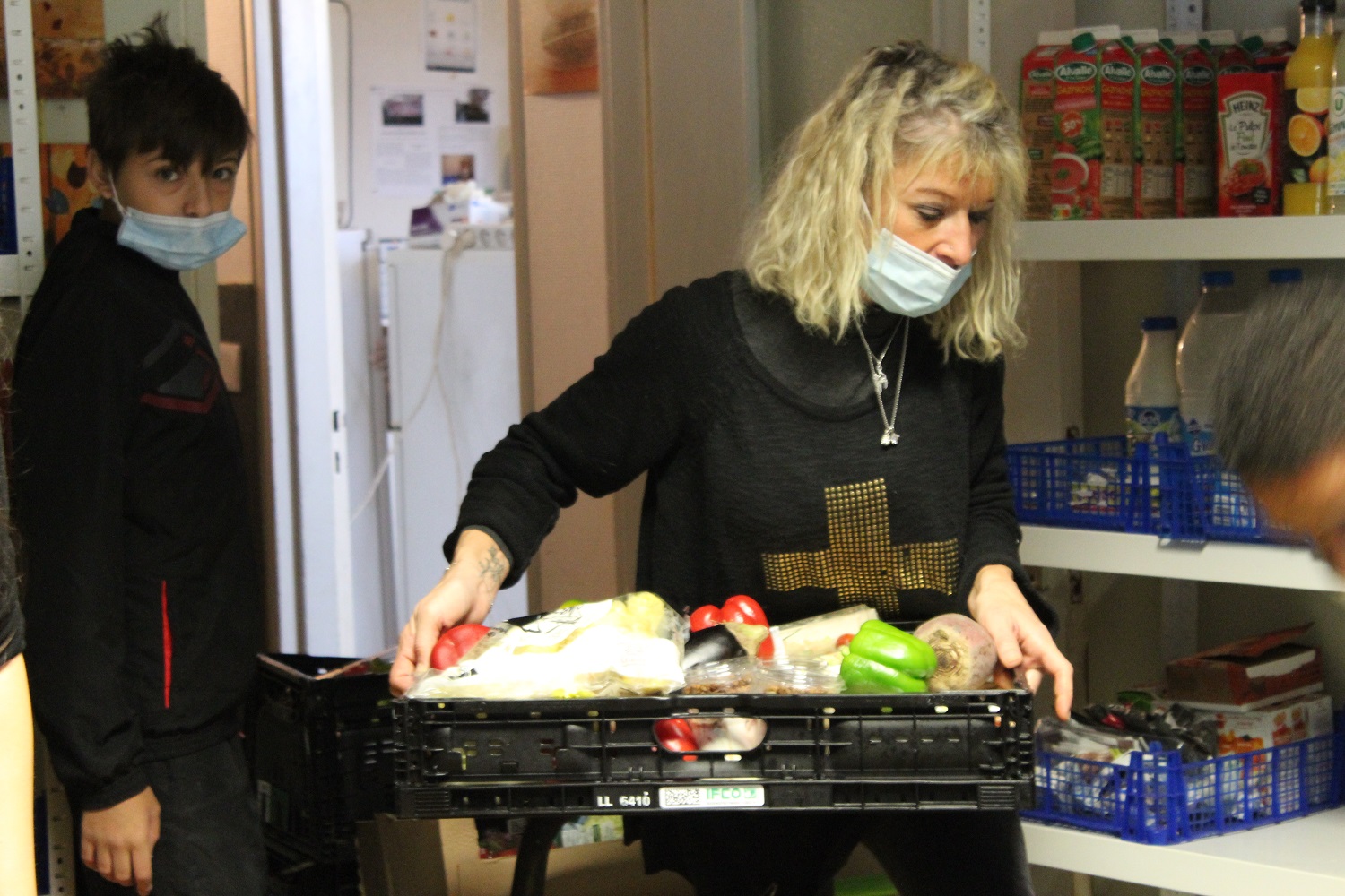 Mise en place de la distribution au Secours Populaire