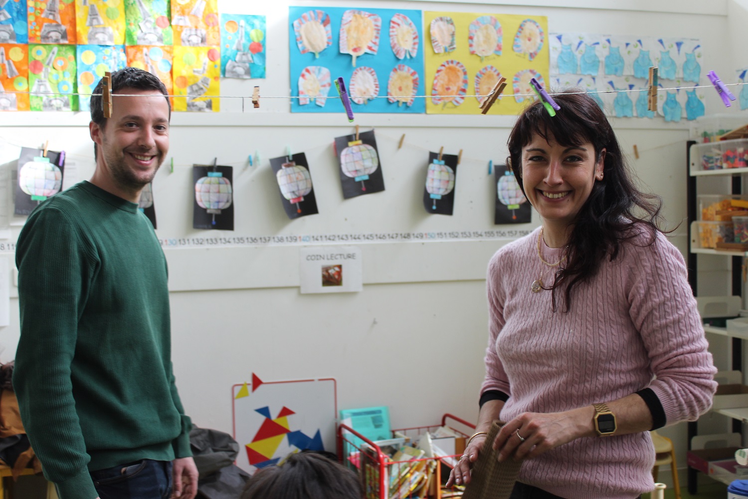 Valentin Rebillard, responsable pédagogique aux Francas de la Gironde, en charge de l’accueil des classes et structures « petite enfance » et de « A Petits Pas… », et La Fée Nix