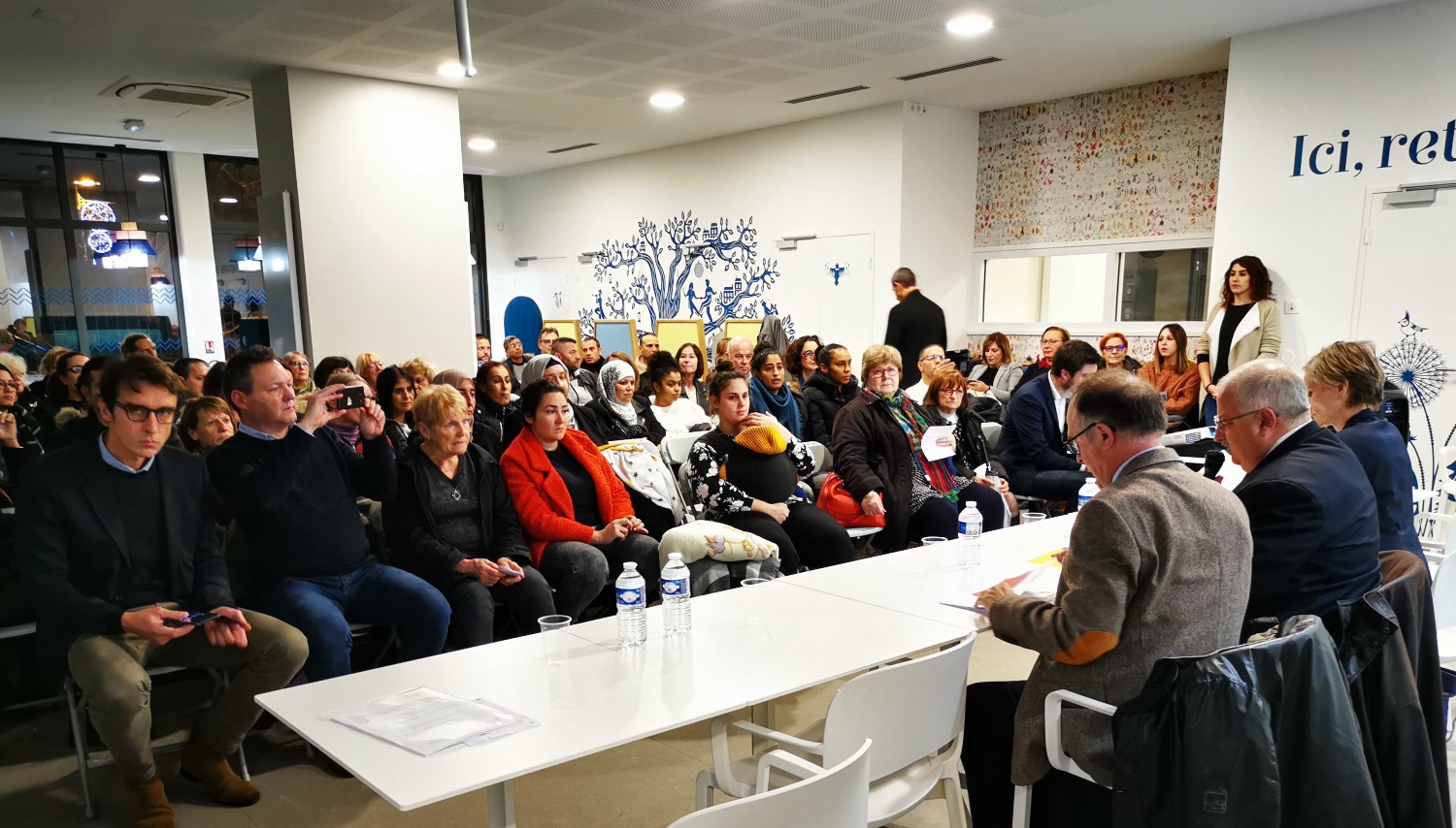 Le 12 décembre 2019, c'est au tour des locataires des immeubles Domofrance du quartier Palmer de découvrir la charte de relogement