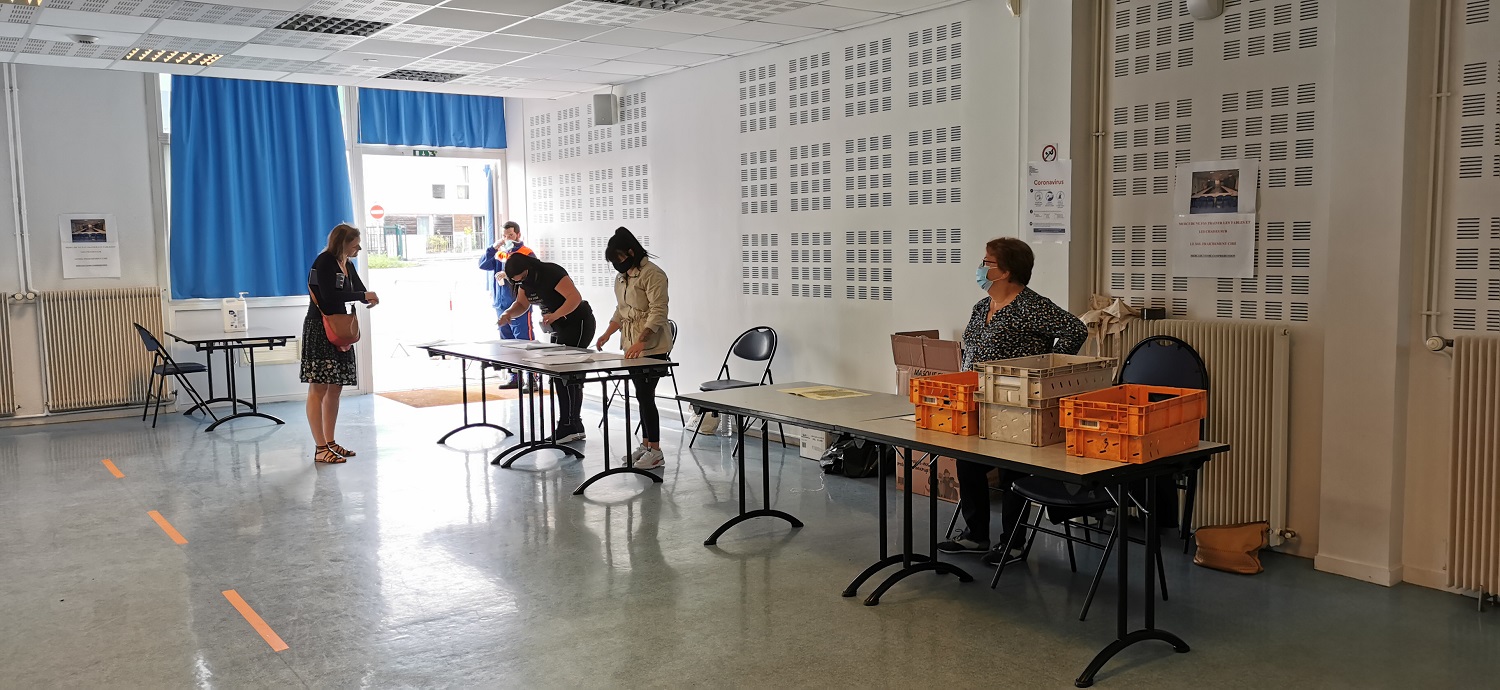 Elus et agents volontaires présents dans sept points de retrait