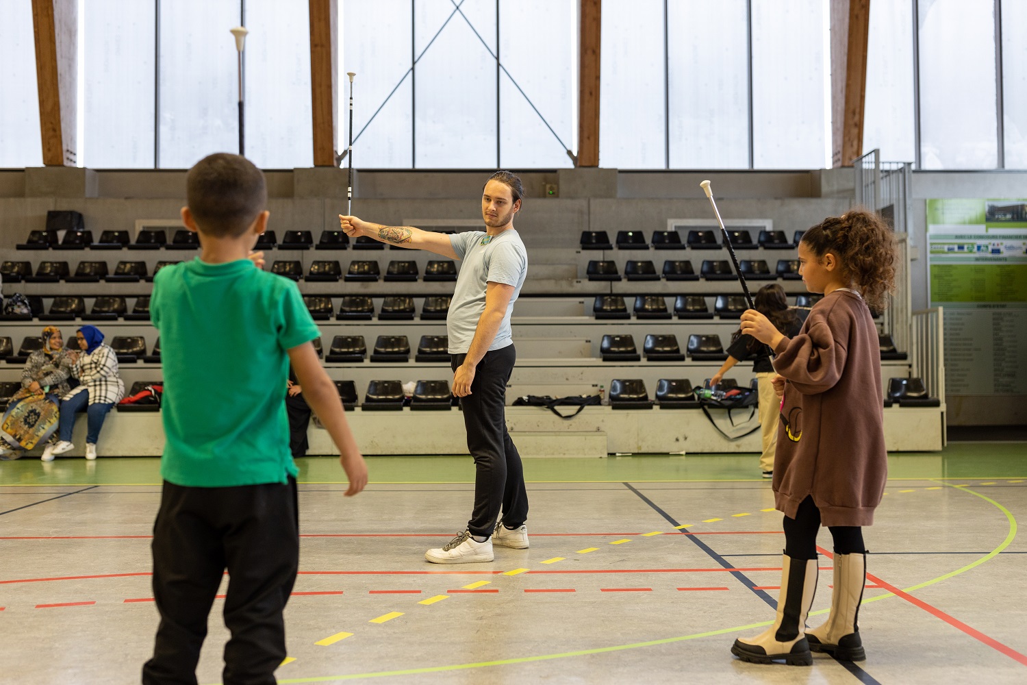 ​​​​​​Initiation avec l'US Cenon twirling bâton
