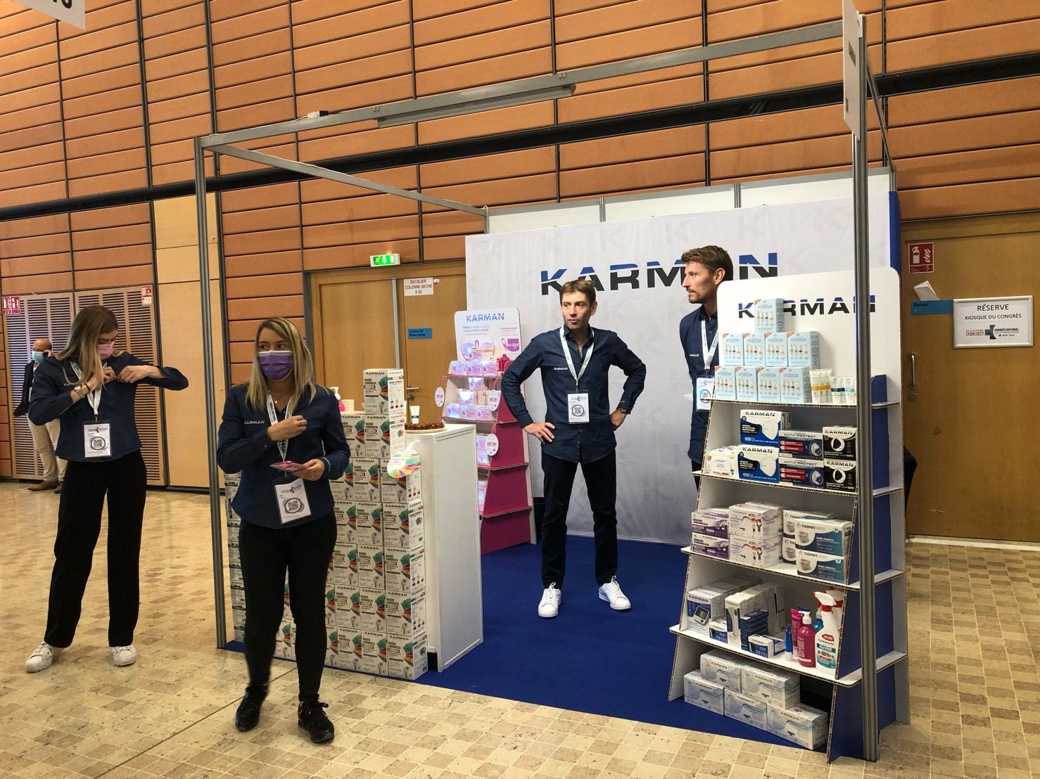 l'équipe de Karman présente au Congrès National des Pharmaciens