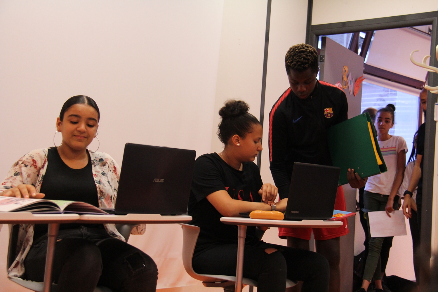 Maissa, Dounia et William : le harcèlement moral au travail