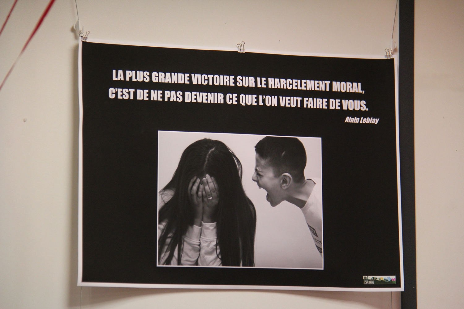 La plaquette d 'information sur le harcèlement à lire attentivement