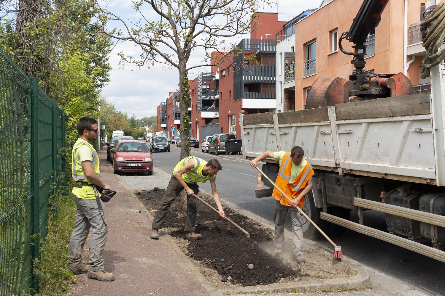 travaux plantations cours Victor Hugo