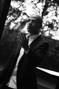 Ken raconte au public