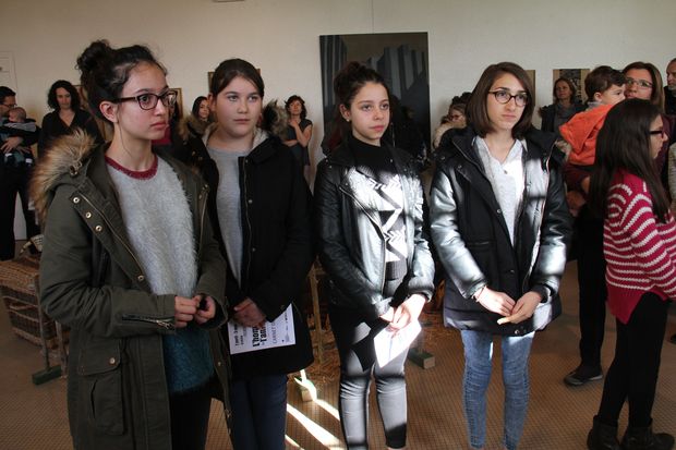 Elina-Rose et Maria, mes deux jeunes guides très investies