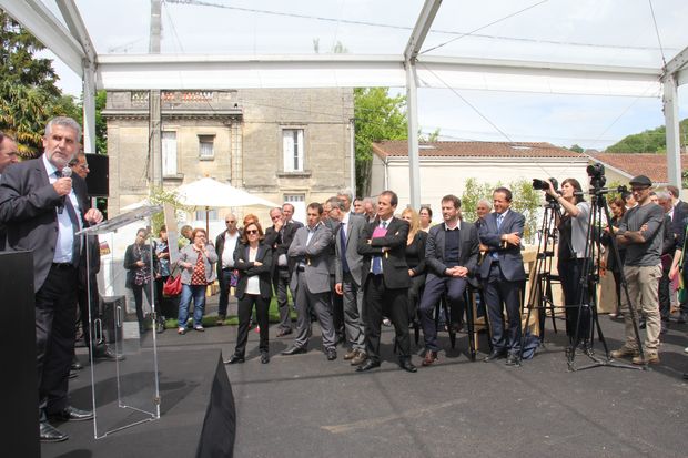 Réunis pour célébrer les atouts du train et la suppression du bouchon ferroviaire bordelais
