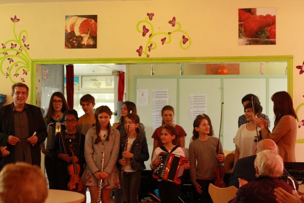 intervention de jeunes musiciens en RPA 3
