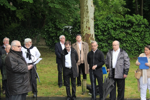 Jean François Egron, maire de Cenon lors de la cérémonie d'hommage aux déporté.e.s