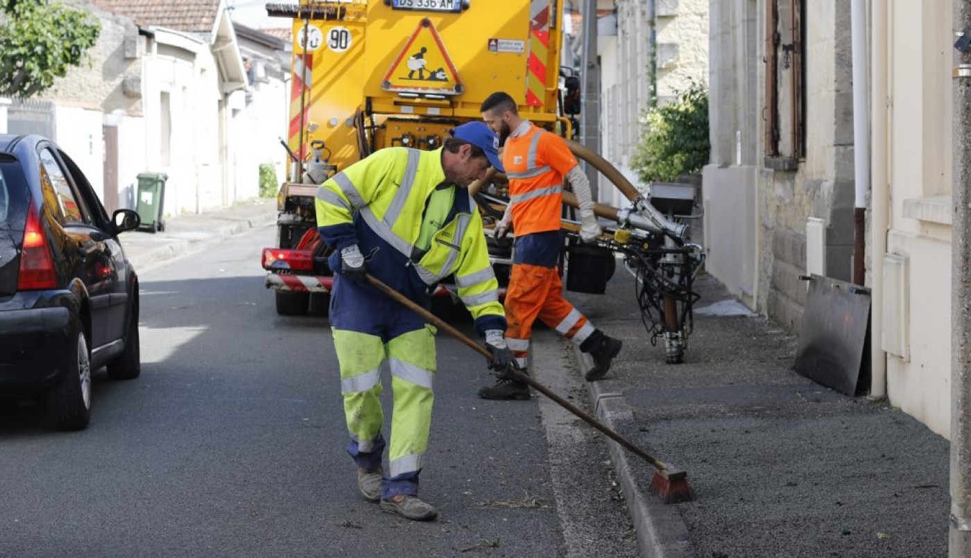 Les services municipaux bichonnent votre rue !