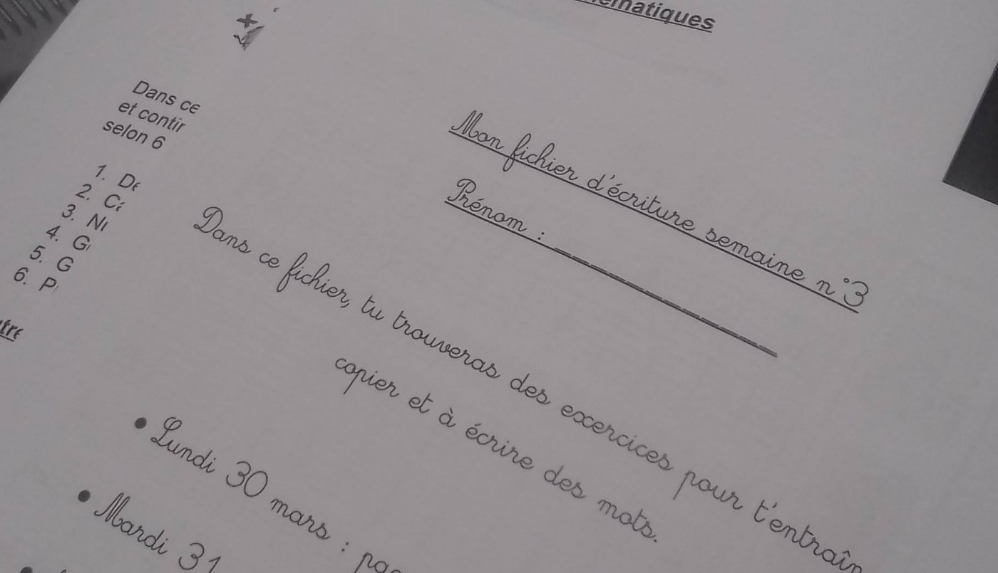 Devoirs imprimés et distribués par les services municipaux