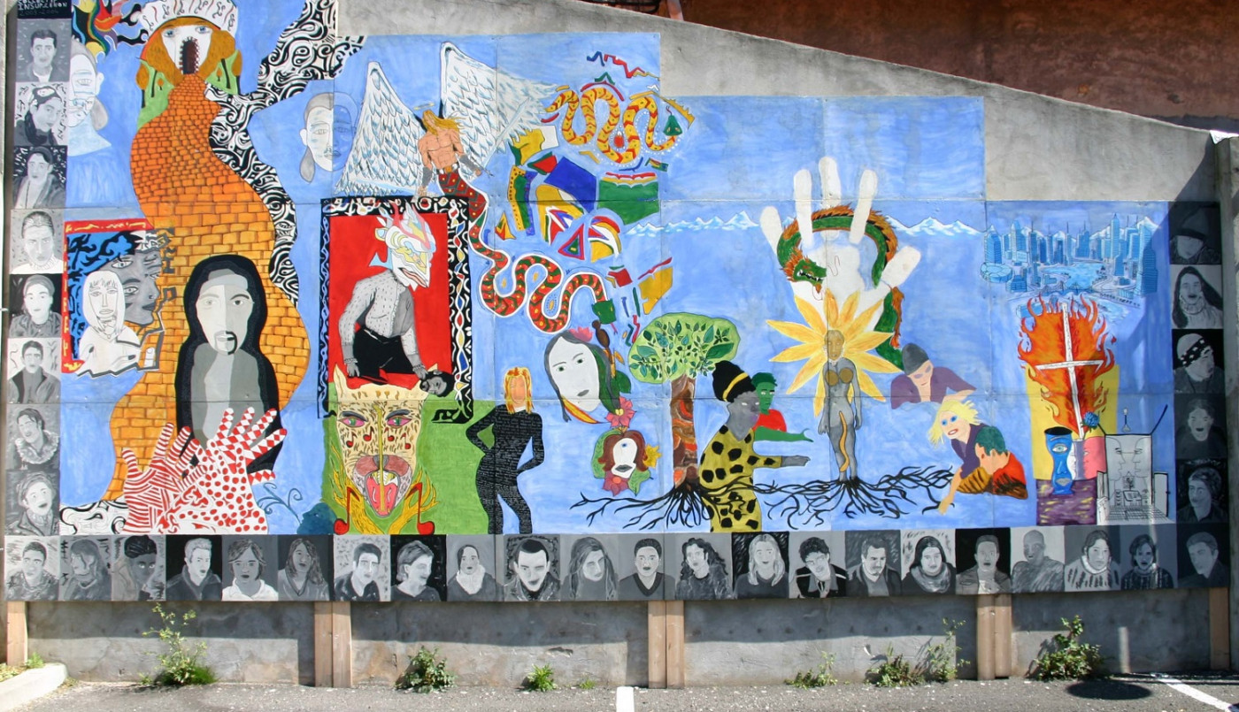 fresque 2005 sur le mur de la salle Signoret