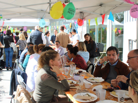 Lors d'une fête des voisins au travail